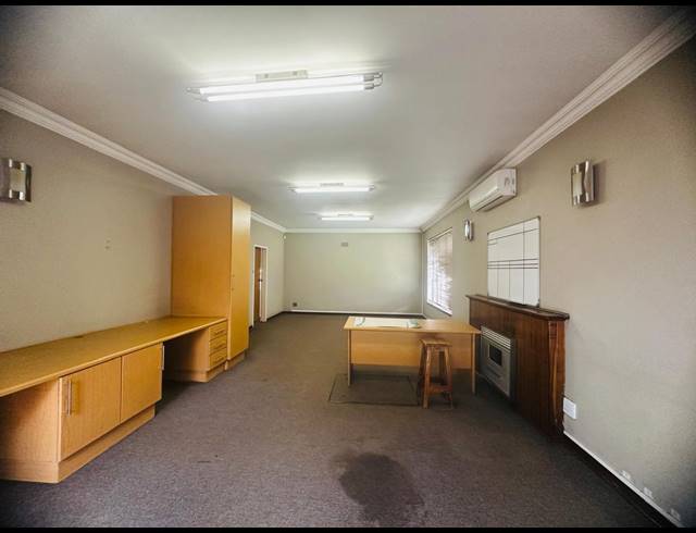 330M² OFFICE TO LET IN KENLEAF